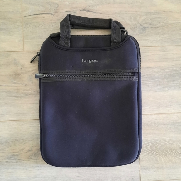 Targus 12" Vertical Notebook Slipcase Hideaway Handles TSS912 black padded case - Picture 4 of 13